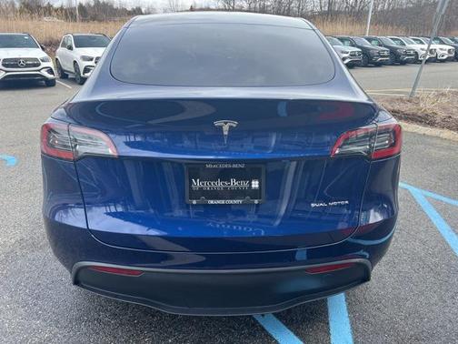 2022 Tesla Model Y Long Range Dual Motor All-Wheel Drive