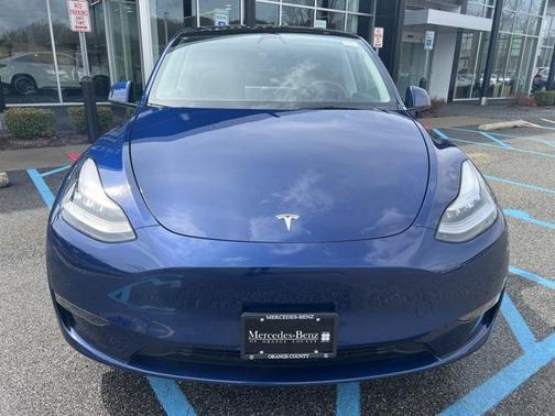 2022 Tesla Model Y Long Range Dual Motor All-Wheel Drive