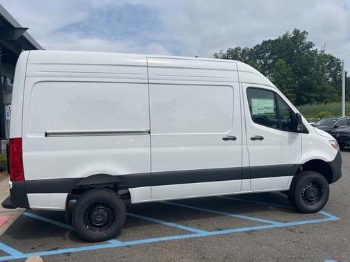 2025 Mercedes-Benz Sprinter 2500 Standard Roof