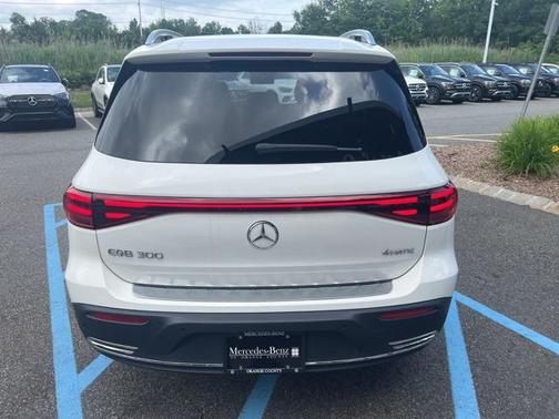 2024 Mercedes-Benz EQB 300 4MATIC