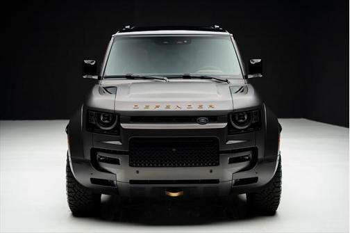 2025 Land Rover Defender 110 V8