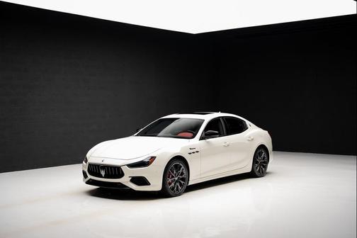 2022 Maserati Ghibli Modena