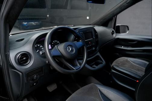 2017 Mercedes-Benz Metris Base