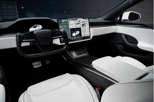2022 Tesla Model S Plaid