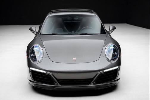 2017 Porsche 911 Carrera