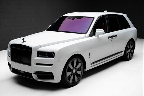 Arctic White 2023 Rolls-Royce Cullinan