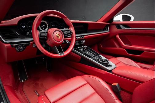 2021 Porsche 911 Carrera