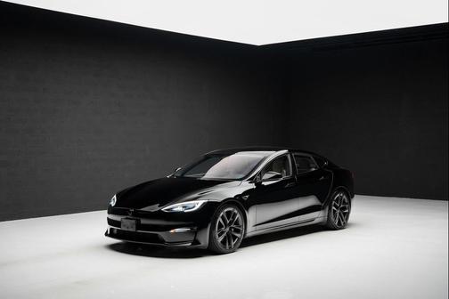 2022 Tesla Model S Plaid