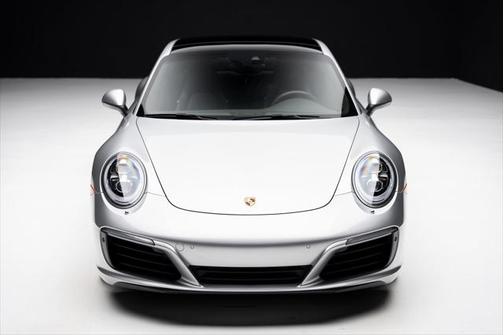 2017 Porsche 911 Carrera