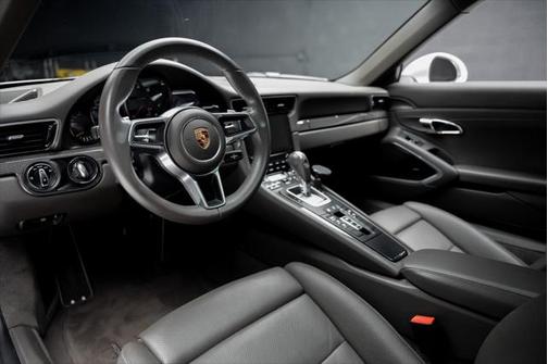 2017 Porsche 911 Carrera