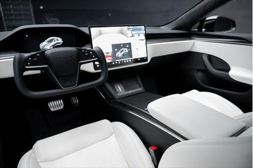 2023 Tesla Model S Plaid