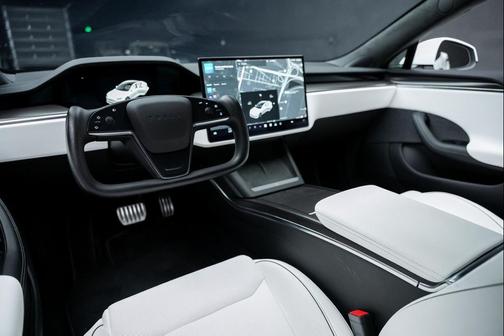 2022 Tesla Model S Plaid