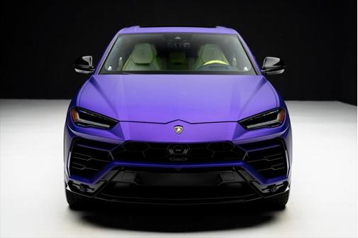 2022 Lamborghini Urus Graphite Capsule
