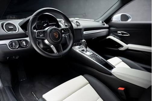 2024 Porsche 718 Cayman Style Edition