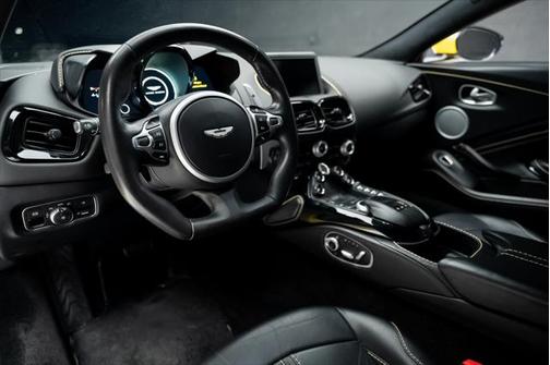 2020 Aston Martin Vantage Base