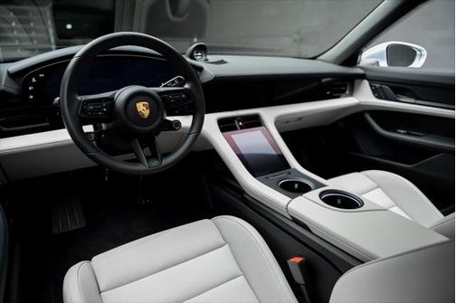 2024 Porsche Taycan GTS