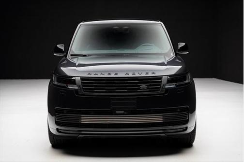 2024 Land Rover Range Rover P615 SV