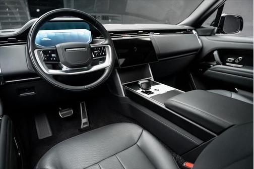 2024 Land Rover Range Rover P615 SV