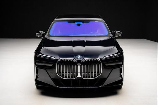 2025 BMW i7 M70