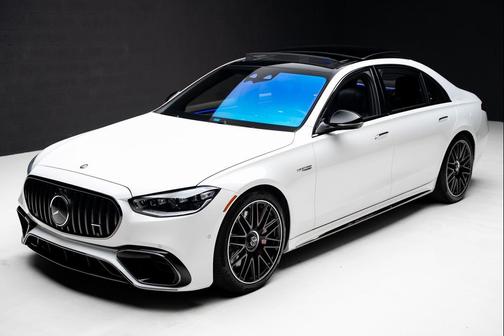 MANUFAKTUR Moonlight White Metallic 2025 Mercedes-Benz AMG S 63 E 4MATIC