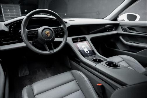 2022 Porsche Taycan Base