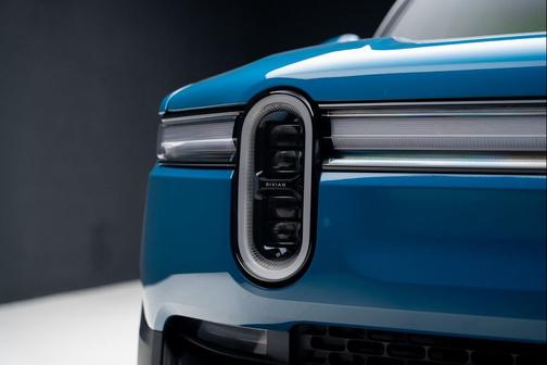 2025 Rivian R1T Adventure