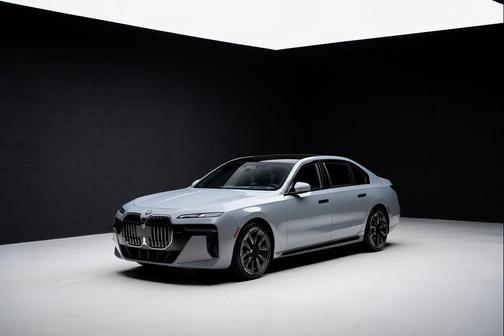 2023 BMW 740 i