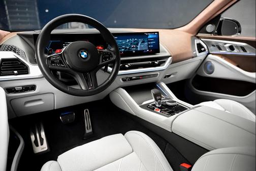 2023 BMW XM Base