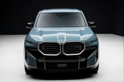 2023 BMW XM Base