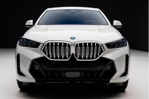 2025 BMW X6 xDrive40i