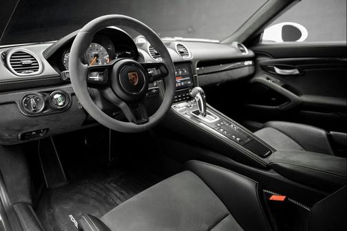2022 Porsche 718 Cayman GT4
