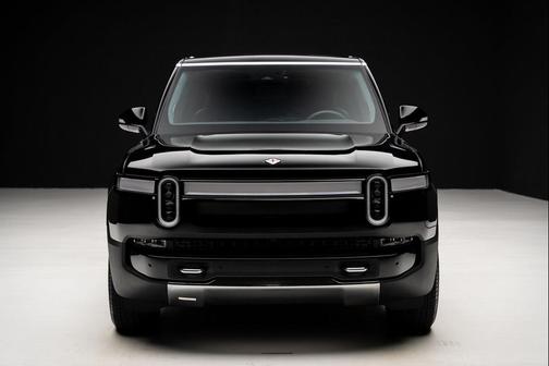 2023 Rivian R1S Adventure