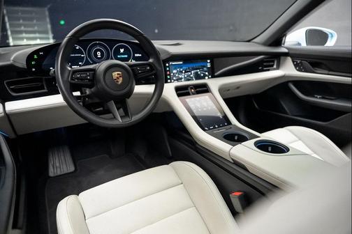 2023 Porsche Taycan 