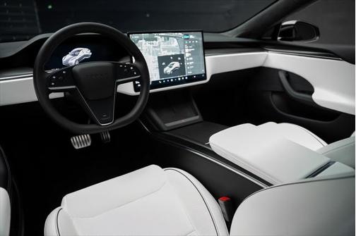 2023 Tesla Model S Plaid
