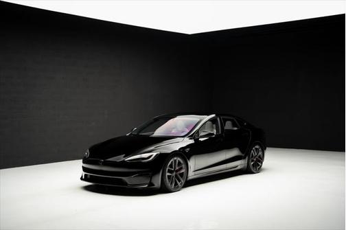 2023 Tesla Model S Plaid