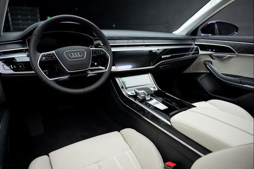 2025 Audi A8 L 55 TFSI quattro Tiptronic