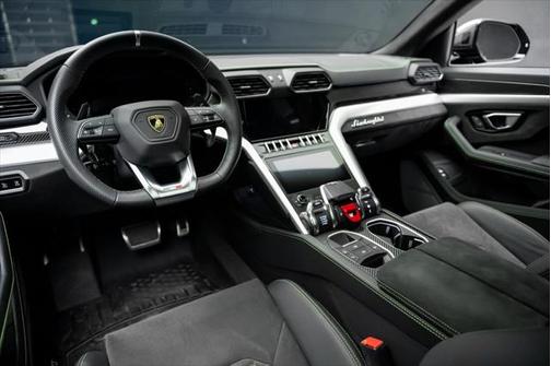 2024 Lamborghini Urus S