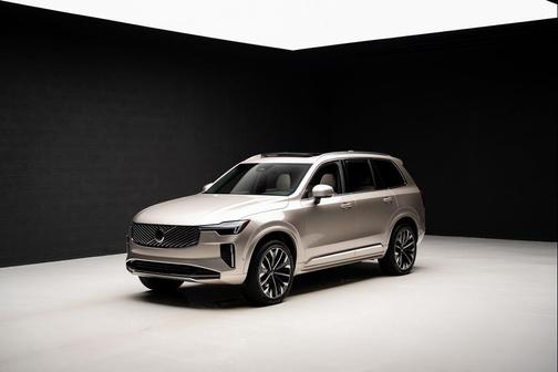 2025 Volvo XC90 B6 Plus 6-Seater