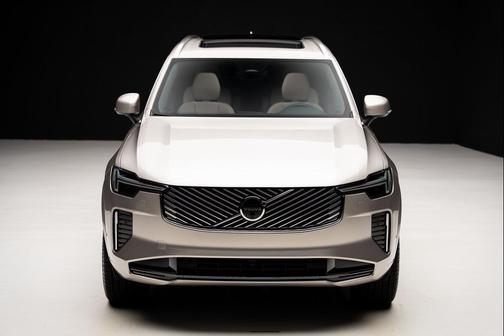 2025 Volvo XC90 B6 Plus 6-Seater
