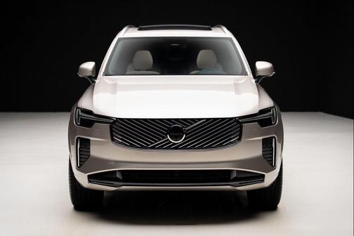 2025 Volvo XC90 B6 Plus 6-Seater