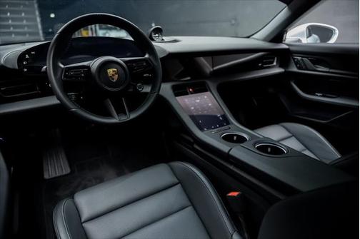 2022 Porsche Taycan Base