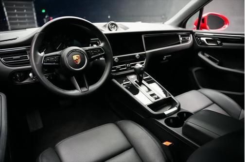 2022 Porsche Macan Base