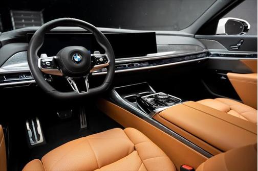 2023 BMW 740 i