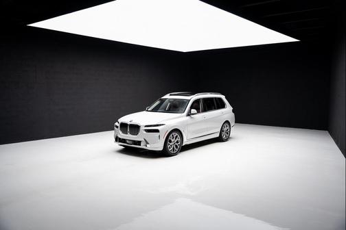 2026 BMW X7 M60i