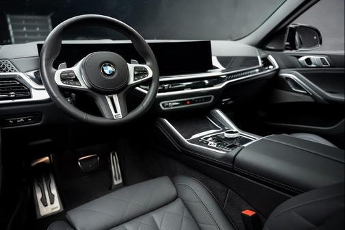 2025 BMW X6 M60i
