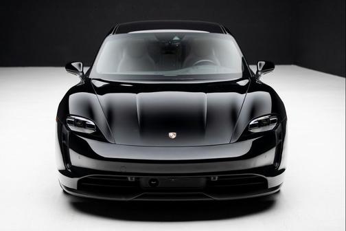 2022 Porsche Taycan 