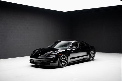 2022 Porsche Taycan 