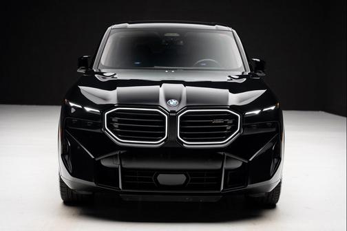 2023 BMW XM Base (A8)