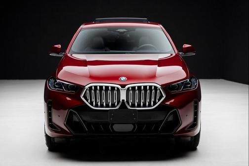 2025 BMW X6 xDrive40i