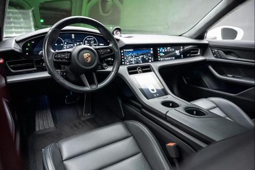 2022 Porsche Taycan GTS